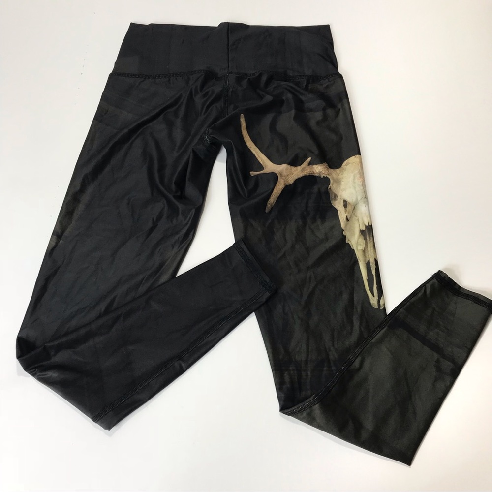 Teeki NWOT Buffalo Medicine Hot Pants skull blk M